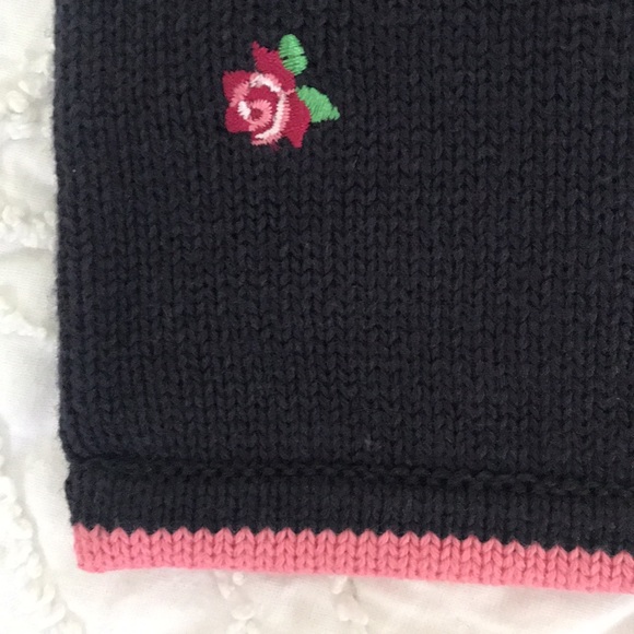 Lands’ End navy floral bucket hat & scarf set - Picture 11 of 14